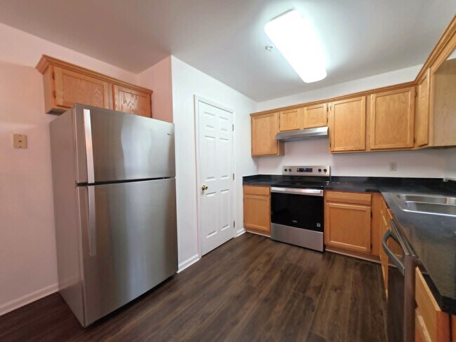 Building Photo - 1011 Granite Ct