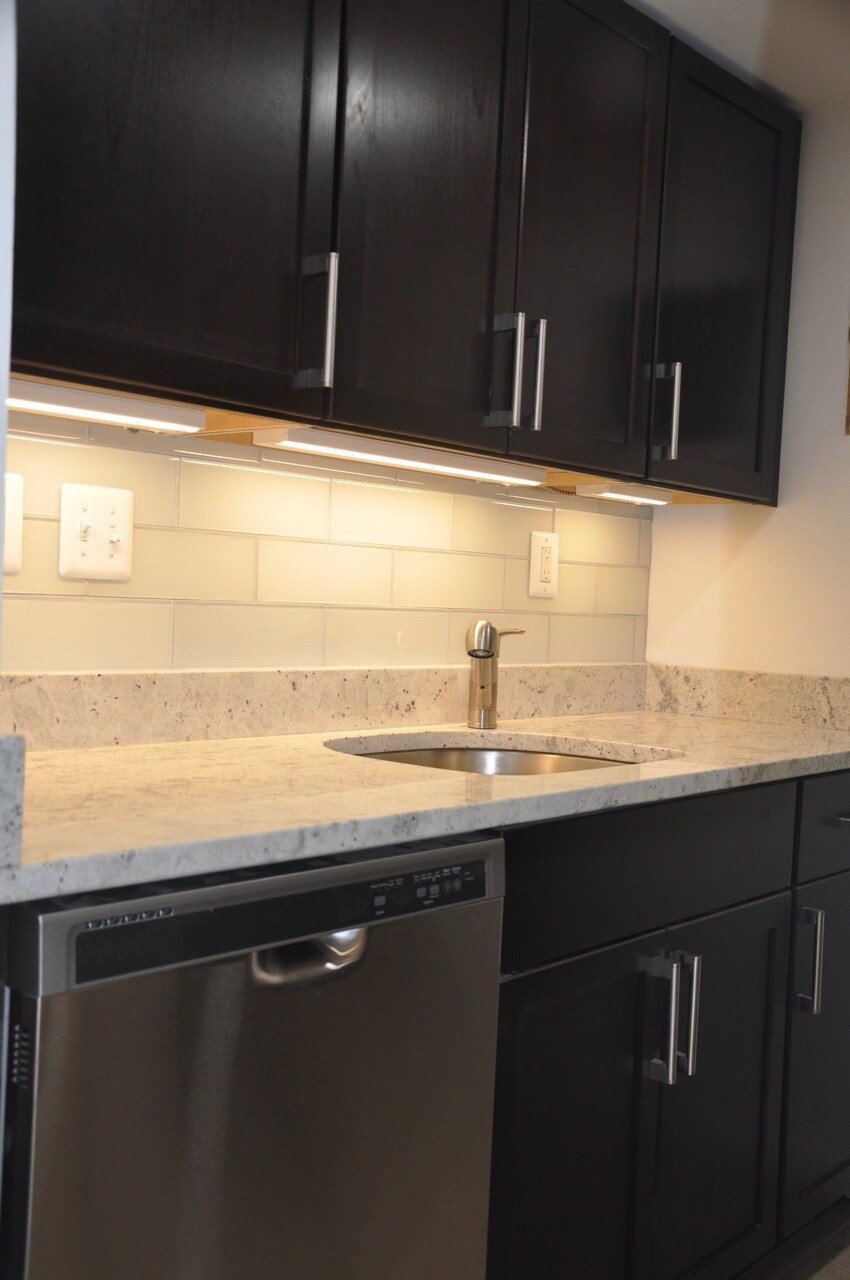 Building Photo - 1300 Army Navy Dr