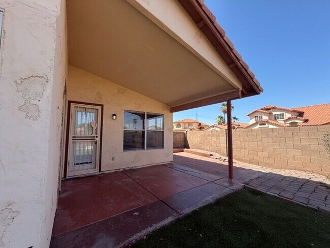Building Photo - 15435 S 44th Way