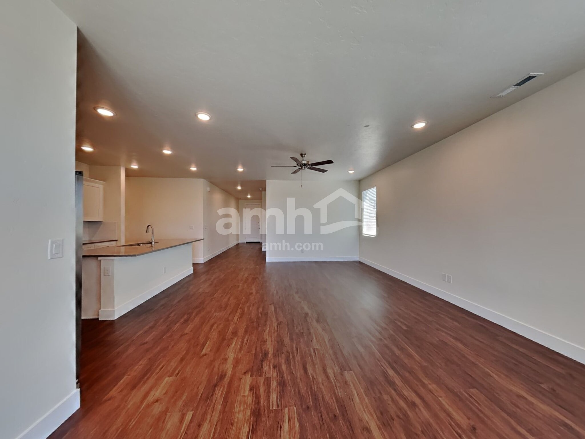 Building Photo - 1437 N Alderleaf Ave