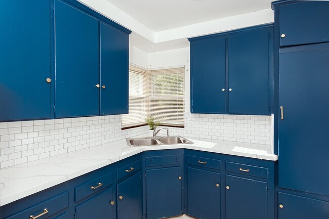 Building Photo - 9238 Artesian St