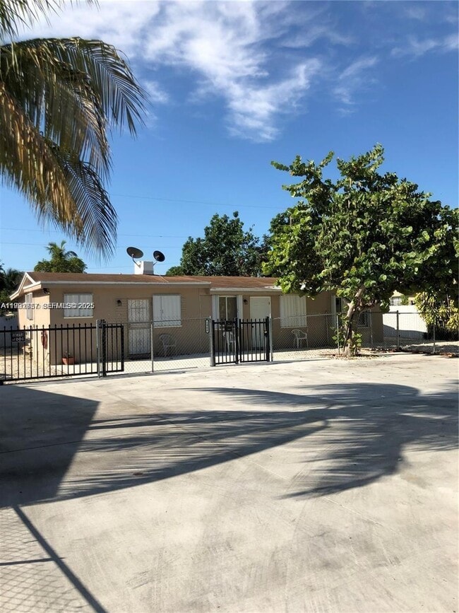 Building Photo - 1064 NW 103rd St