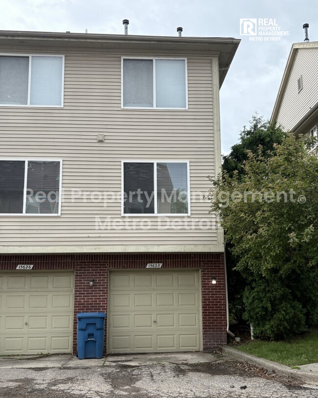 Building Photo - 15628 Stone Crossing Dr