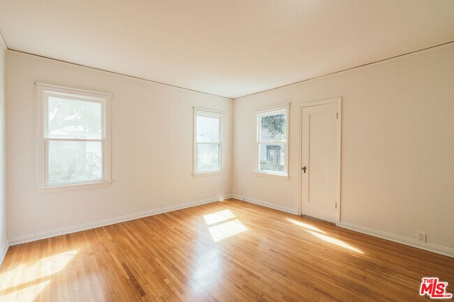 Building Photo - 5013 Hartwick St