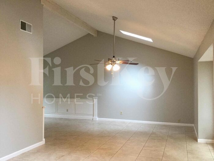 Building Photo - 7654 Balmy Ct