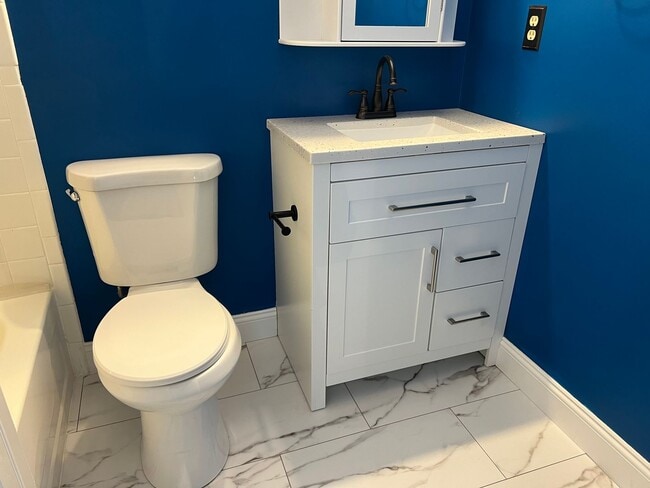 Building Photo - One-Level Updated Home in Hilton Head Plan...