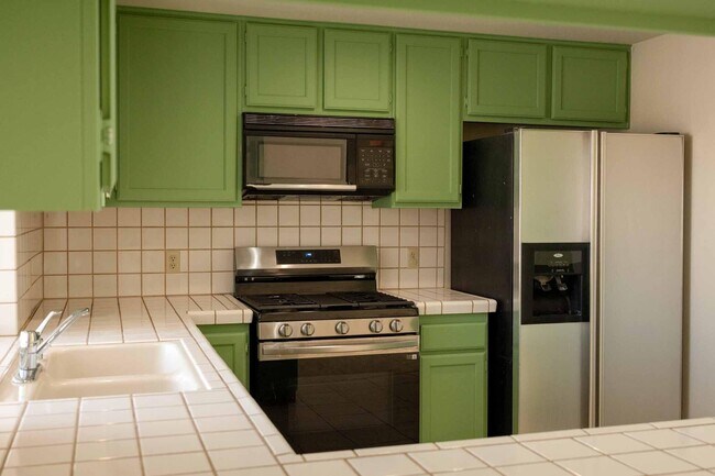 Building Photo - 9673 Vista Del Valle