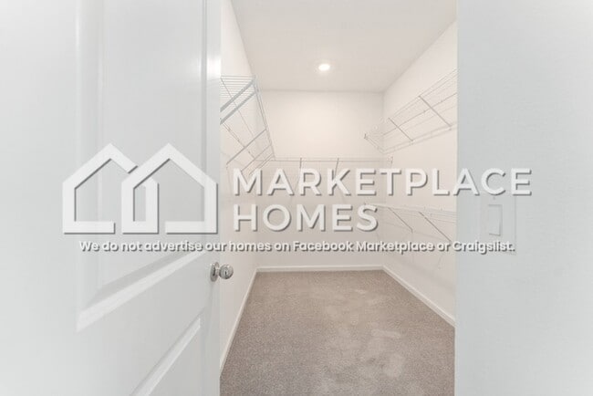 Building Photo - 5621 SW 90th Ln