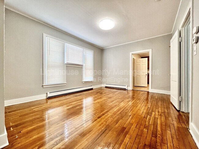 Building Photo - 429 Carrier St NE