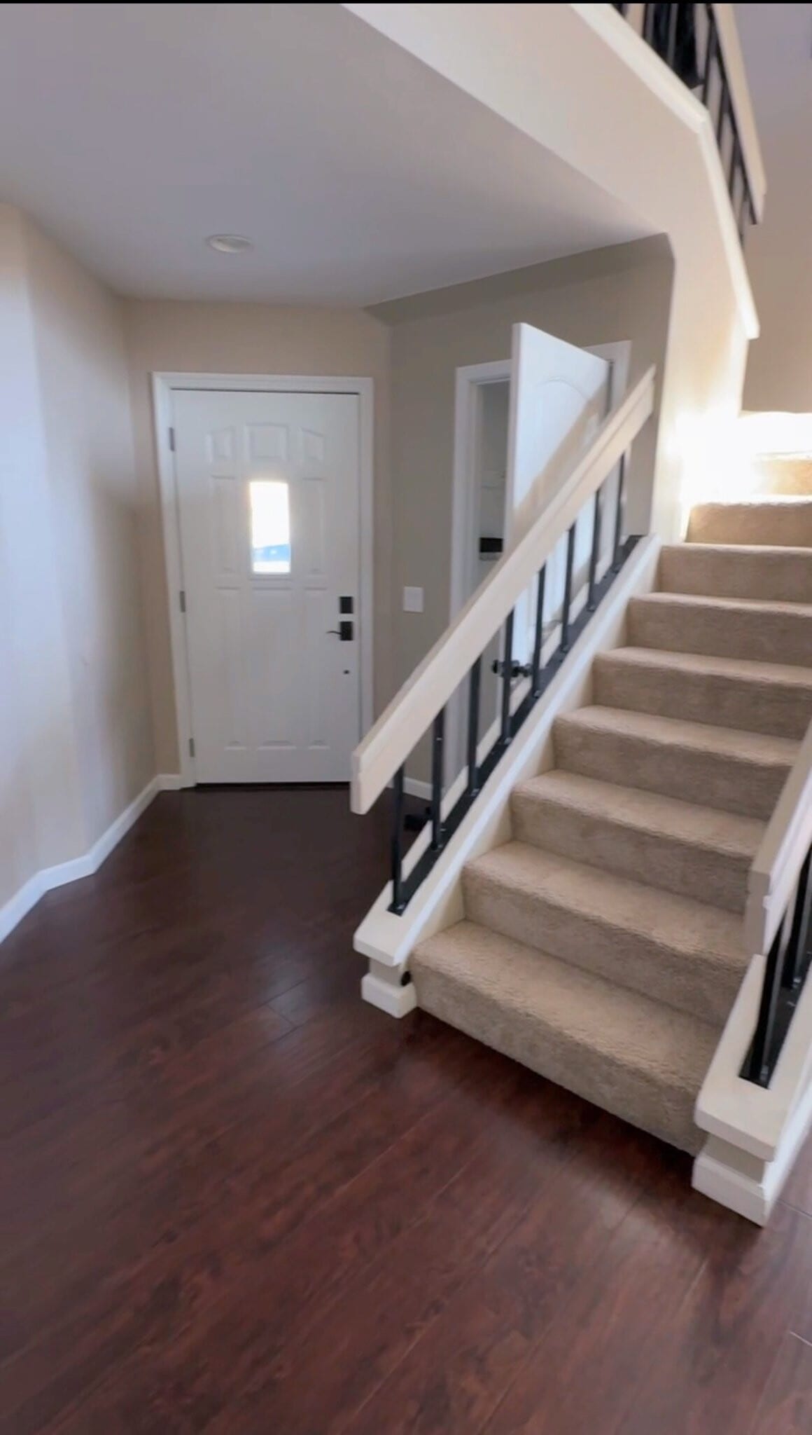 Building Photo - 2126 Shoreview Pl