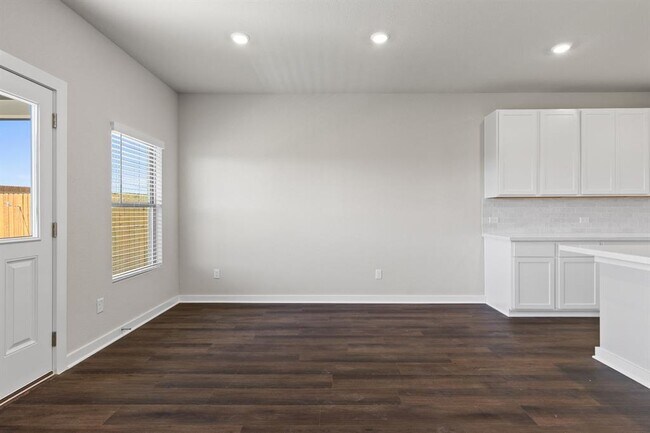 Building Photo - 244 Little Grn Trl