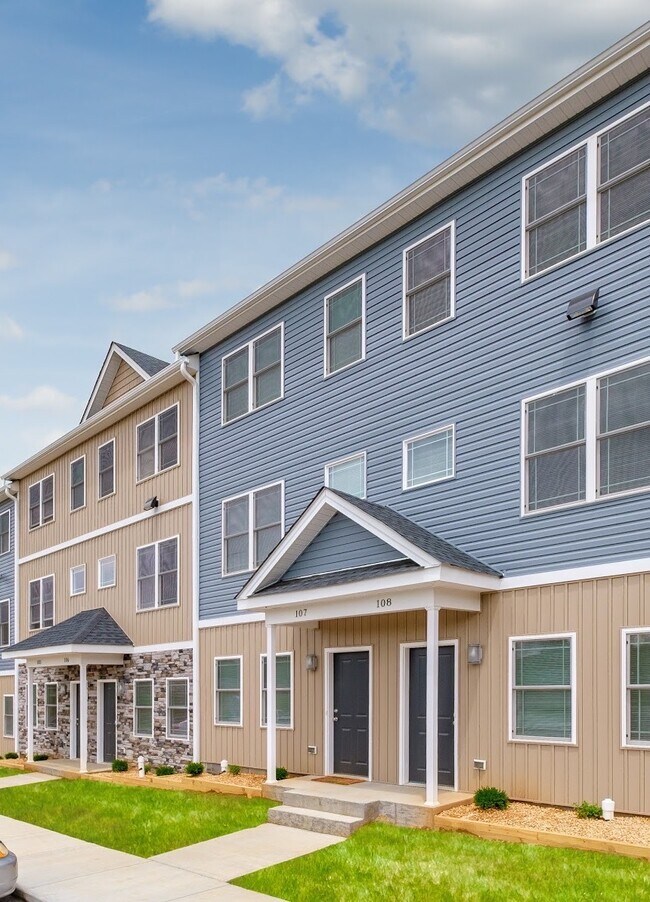Primary Photo - Staunton Apartments 201-214
