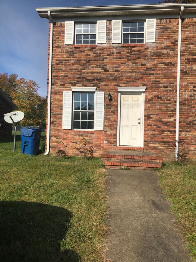 Primary Photo - 820 Southwood Dr