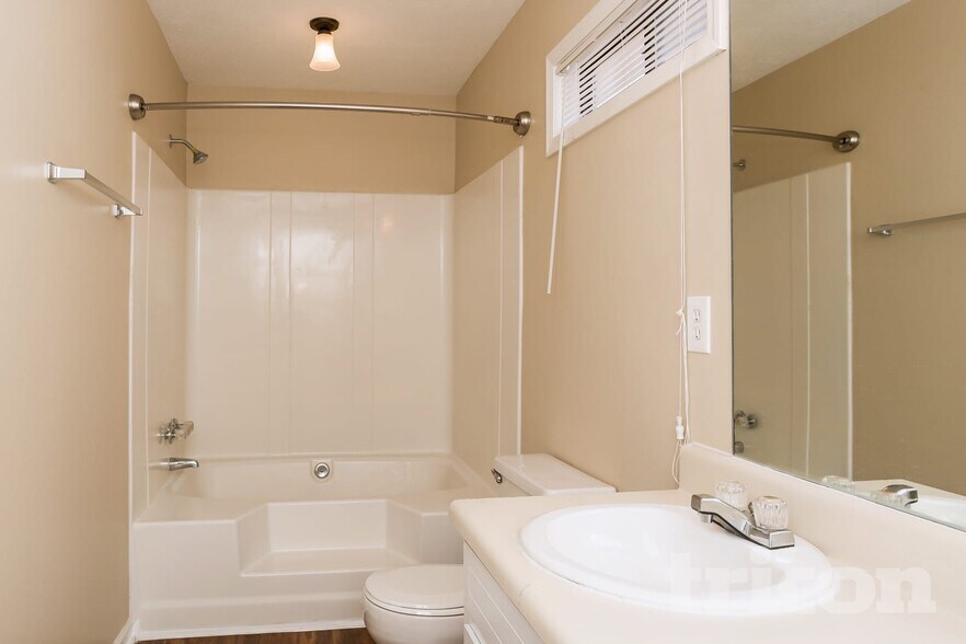 Building Photo - 2740 Chickory Hill