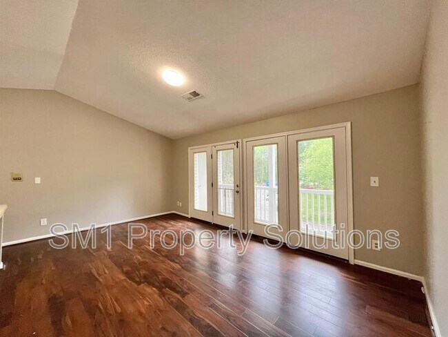 Building Photo - 2332 W Vandalia Rd
