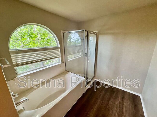 Building Photo - 398 Paddington Dr