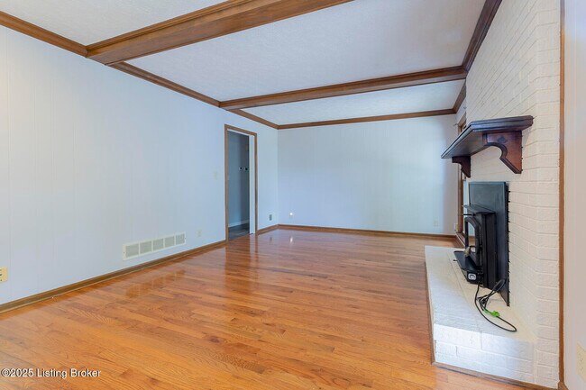 Building Photo - 2901 Creekside Dr