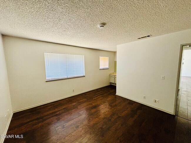 Building Photo - 2308 Edam St