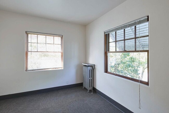 Building Photo - 13000 Main St