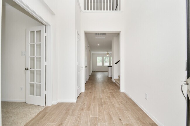 Building Photo - 304311 Crystal Strm Ln