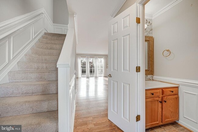 Building Photo - 329 Barnfield Square NE