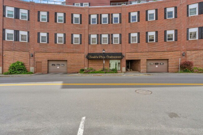 Building Photo - Luxury Condo for Rent – Franklin Place, Bangor