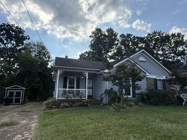 Building Photo - Single-Level 2 Bed, 2 Bath Duplex Near Percy Priest Lake with Lawn Care Included