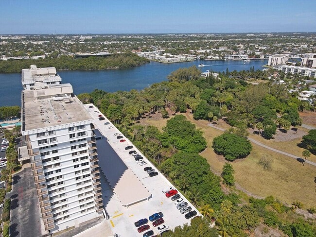 Building Photo - 2121 N Ocean Blvd