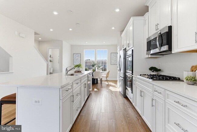 Building Photo - 6310 Berkley Bridge Pl
