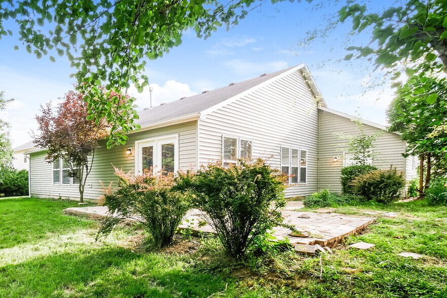 Building Photo - 511 Van Buren St