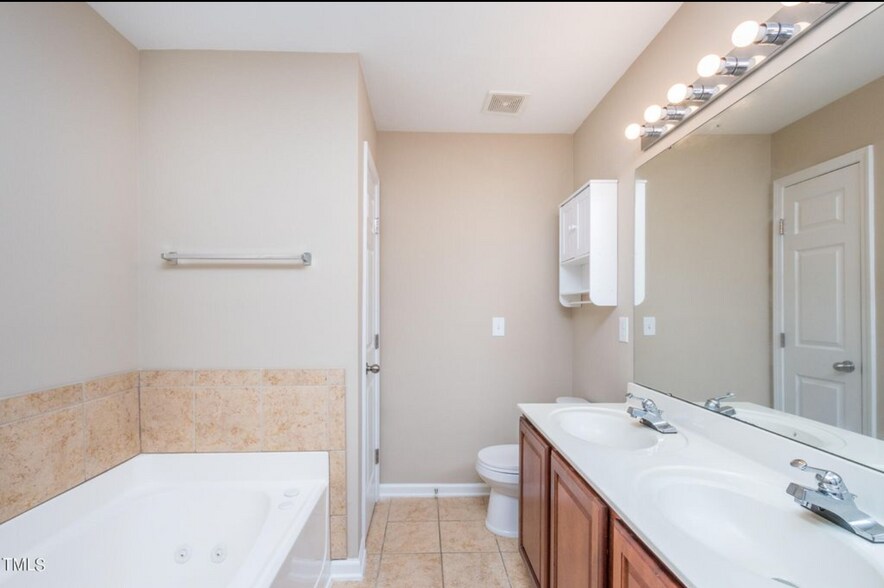 Master Bath - 2230 Valley Edge Dr