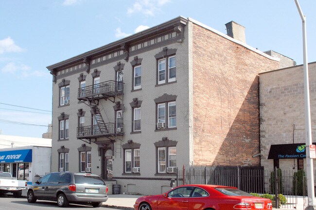 Building Photo - 185 Fayette St