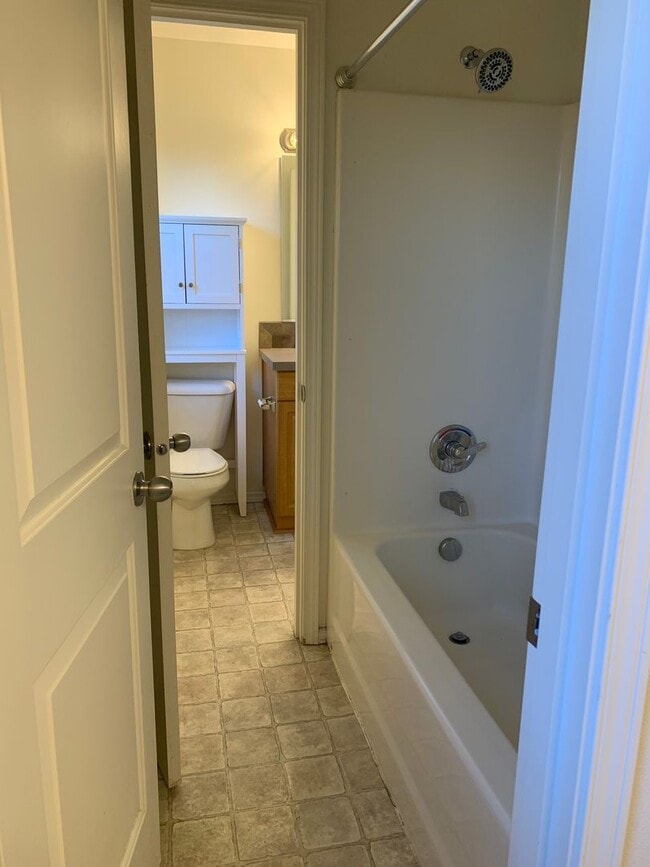 Building Photo - 363 SW Garfield