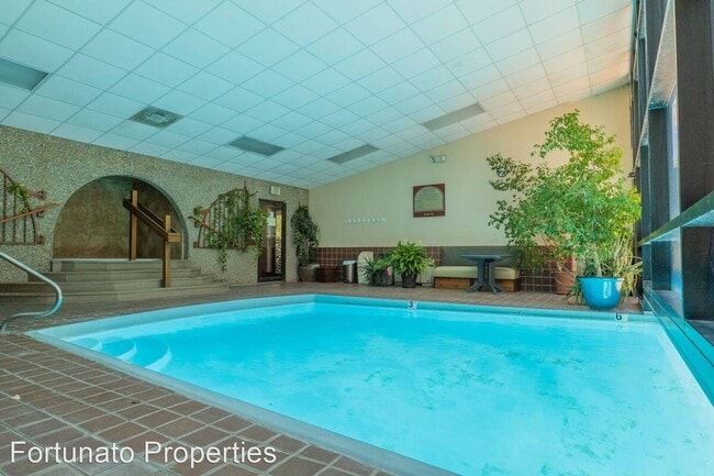 Building Photo - 3 br, 4 bath House - 867 Airport Road Unit 10