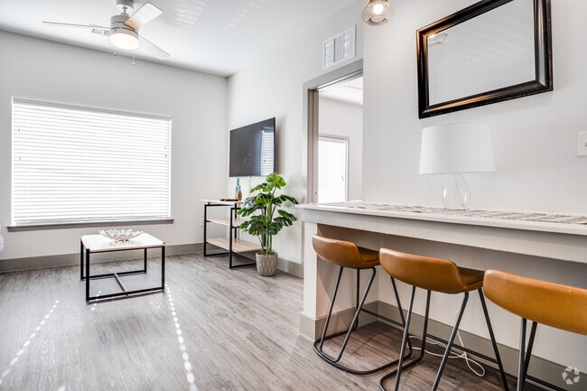 B1 - 2BR, 2BA - 802SF - Point North