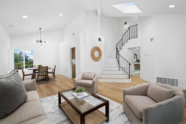 Building Photo - Oceanside Home - 3 Bedroom 2-1/2 Bathroom - Renovated