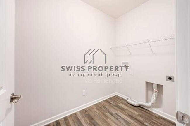 Building Photo - 12281 Rooster Tail Dr