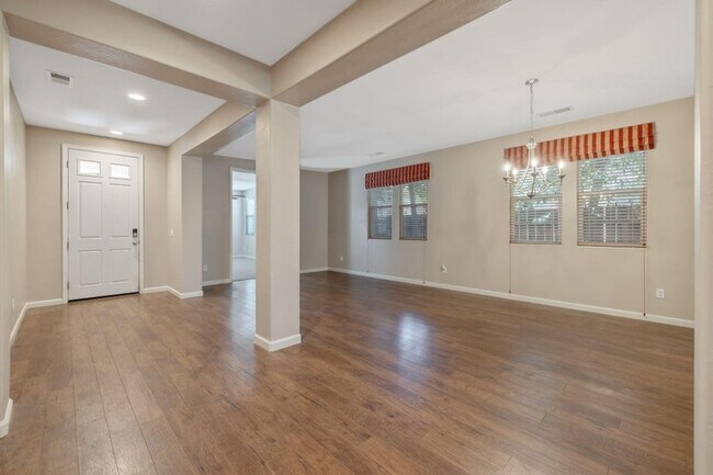 Building Photo - 6124 W Delaware Ct