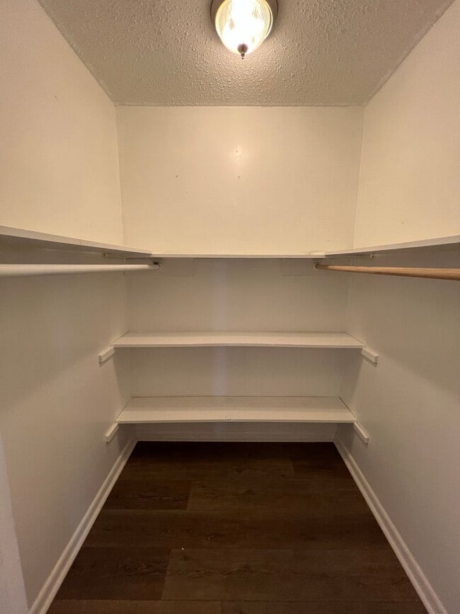 Building Photo - Home for lease