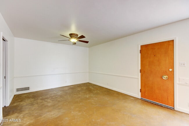 Building Photo - 1301 W Osborn Rd