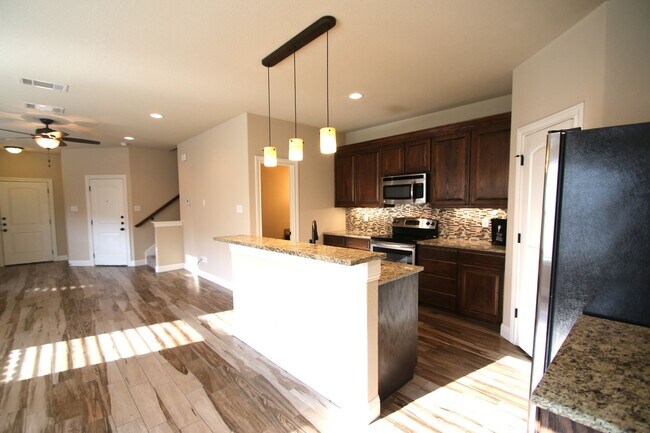 Building Photo - ((Pay NO RENT Until Jan 2026!)) Little Piece of HEAVEN~3/2.5 Home w/ Open GOURMET Kitchen/ ALL Gr...