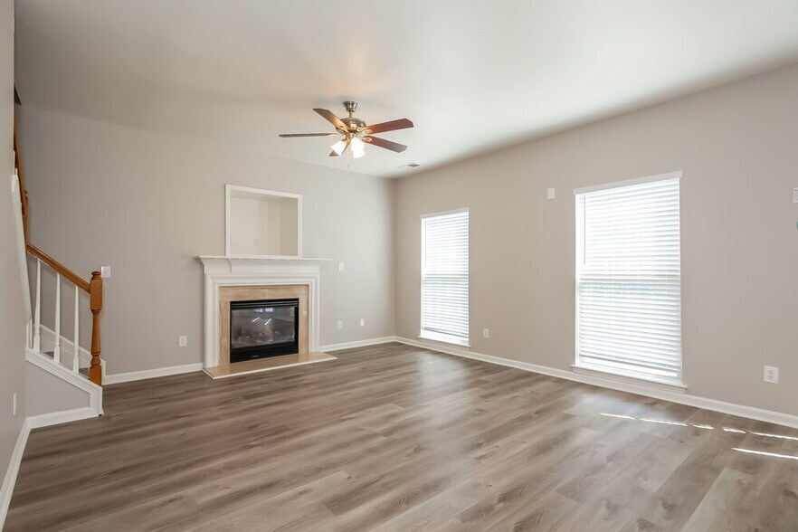 Building Photo - 512 Pawley Dr