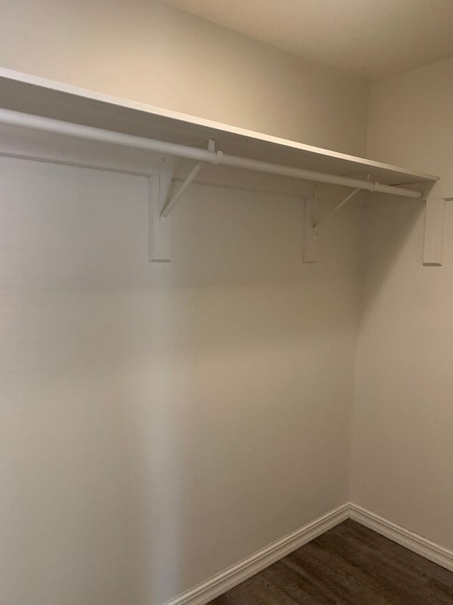 Building Photo - Updated home!