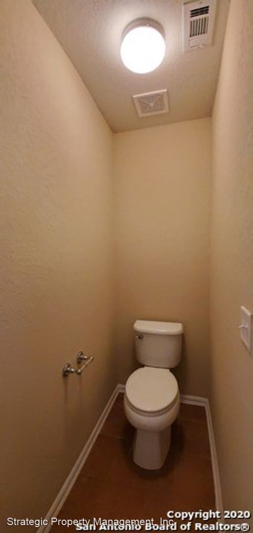 Building Photo - 4 br, 2.5 bath House - 11227 Palomino Bluff