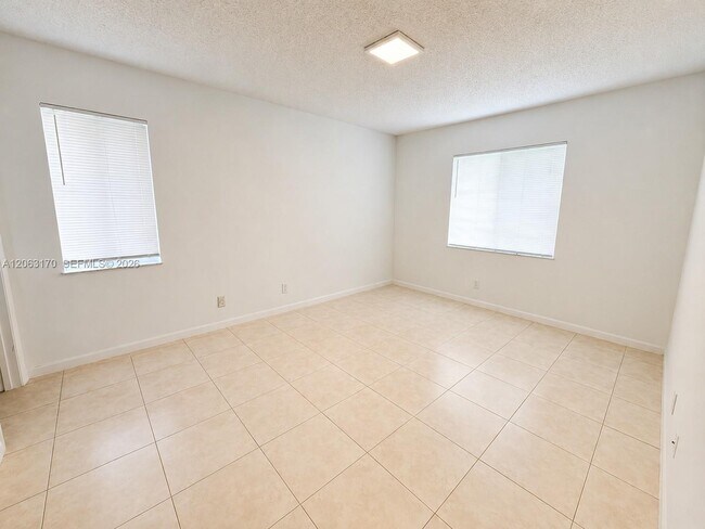 Building Photo - 5820 N Park Rd