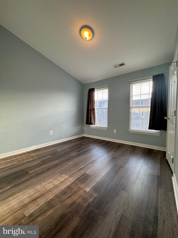 Building Photo - 21485 Trowbridge Square