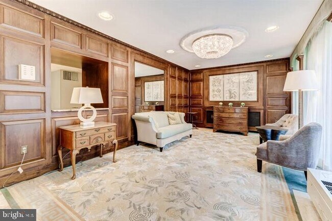 Building Photo - 4501 Arlington Blvd