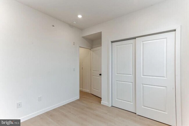 Building Photo - 6116 E Wister St