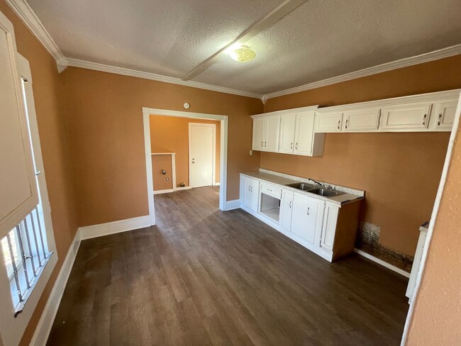 Building Photo - Remodeled 2 Bedroom Home in Caddo Heights