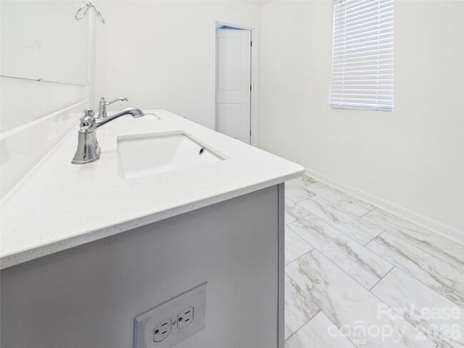 Building Photo - 2794 Yeager Dr NW